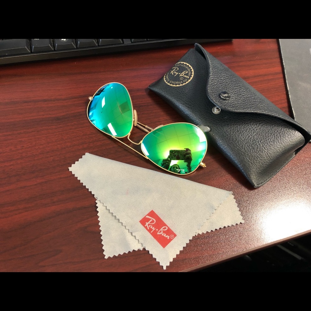 Ray Ban classic aviators- green. Great condition